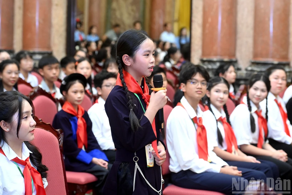 [Ảnh] Tổng Bí thư, Chủ tịch nước Tô Lâm gặp mặt 85 đội viên Đội Thiếu niên Tiền phong Hồ Chí Minh tiêu biểu toàn quốc