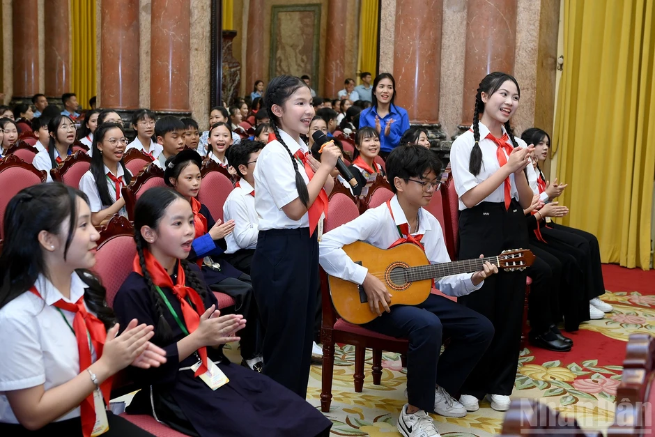 [Ảnh] Tổng Bí thư, Chủ tịch nước Tô Lâm gặp mặt 85 đội viên Đội Thiếu niên Tiền phong Hồ Chí Minh tiêu biểu toàn quốc