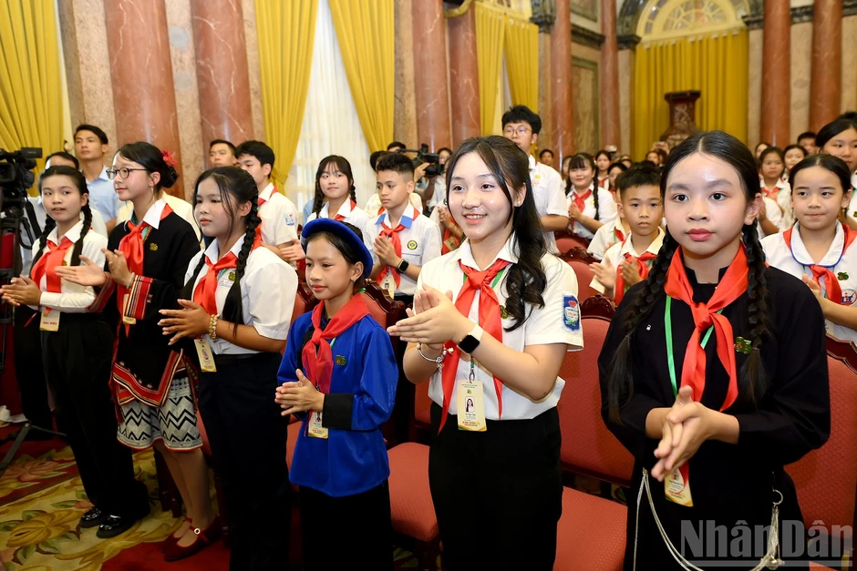 [Ảnh] Tổng Bí thư, Chủ tịch nước Tô Lâm gặp mặt 85 đội viên Đội Thiếu niên Tiền phong Hồ Chí Minh tiêu biểu toàn quốc