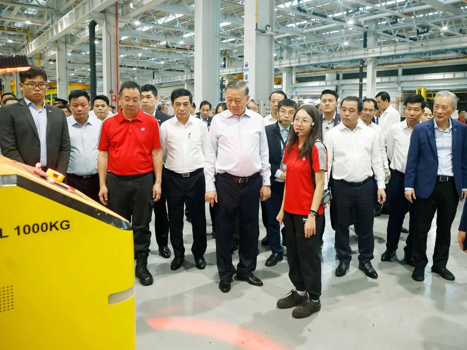 [Ảnh] Tổng Bí thư, Chủ tịch nước Tô Lâm thăm Trung tâm Thử nghiệm Đường sắt Singapore