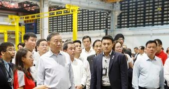 [Ảnh] Tổng Bí thư, Chủ tịch nước Tô Lâm thăm Trung tâm Thử nghiệm Đường sắt Singapore