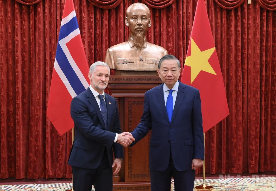 [Ảnh] Tổng Bí thư, Chủ tịch nước Tô Lâm tiếp Đại sứ các nước trình Quốc thư