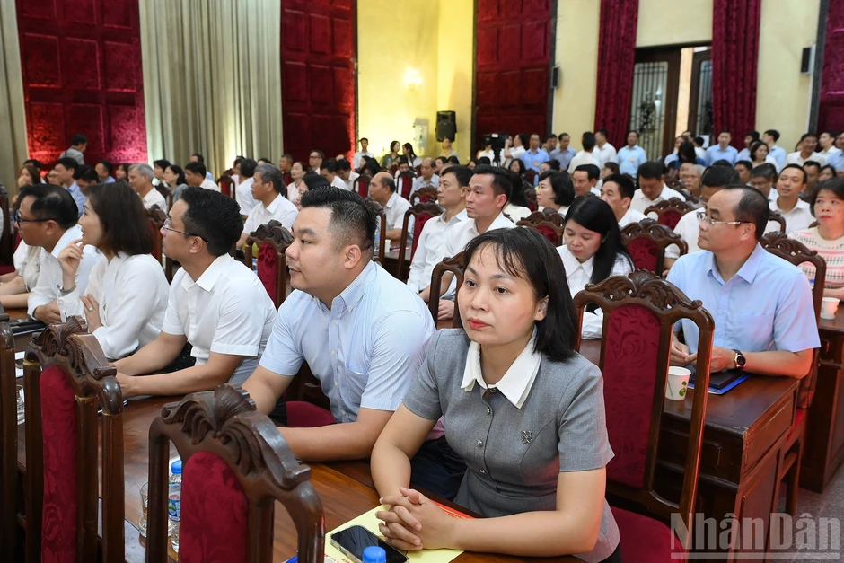 [Ảnh] Tổng Bí thư, Chủ tịch nước Tô Lâm tiếp xúc cử tri thành phố Hà Nội trước kỳ họp thứ hai, Quốc hội khóa XVI