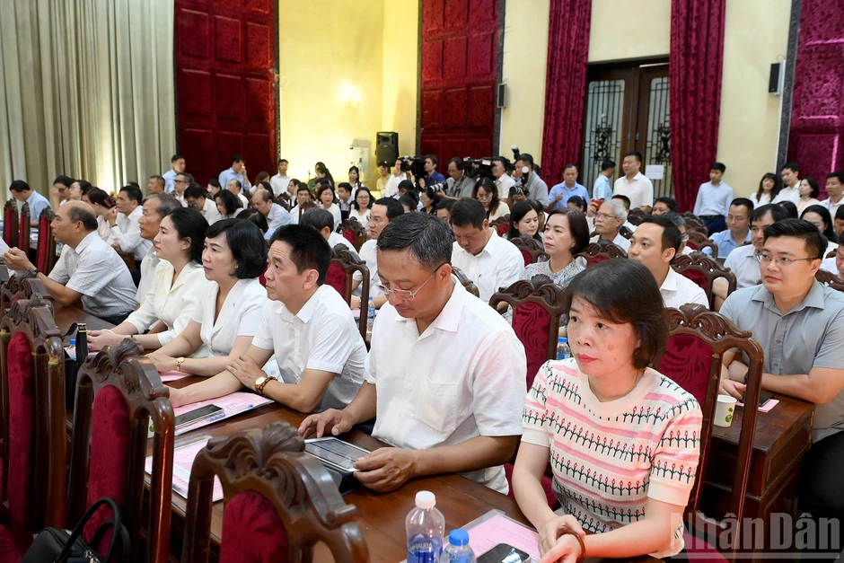 [Ảnh] Tổng Bí thư, Chủ tịch nước Tô Lâm tiếp xúc cử tri thành phố Hà Nội trước kỳ họp thứ hai, Quốc hội khóa XVI