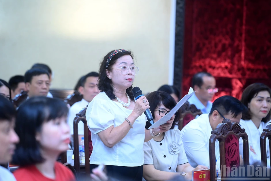 [Ảnh] Tổng Bí thư, Chủ tịch nước Tô Lâm tiếp xúc cử tri thành phố Hà Nội trước kỳ họp thứ hai, Quốc hội khóa XVI