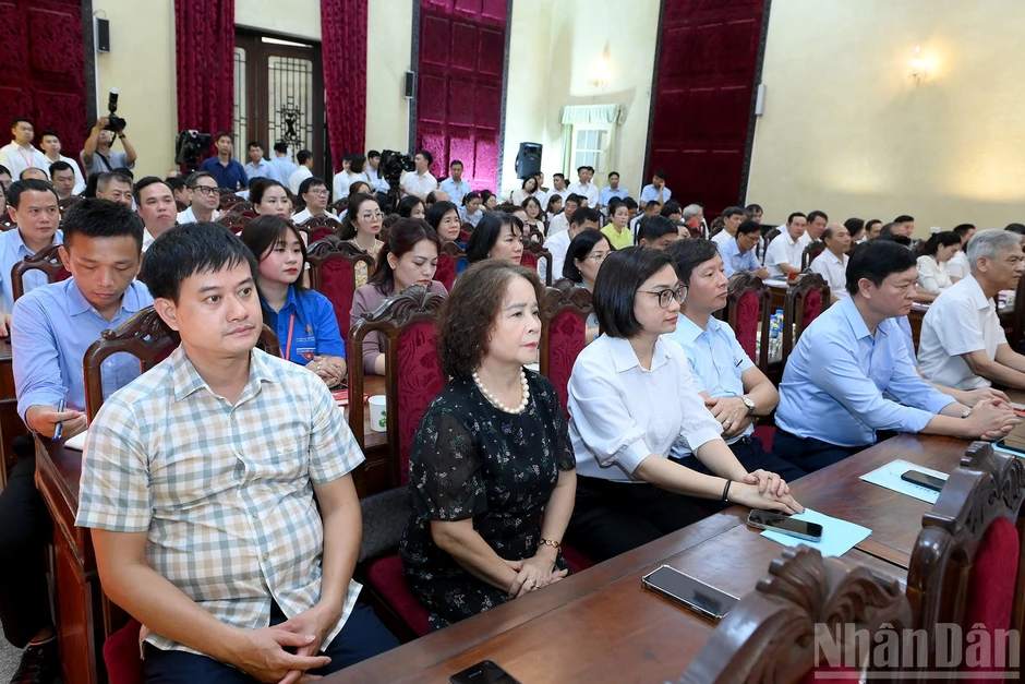 [Ảnh] Tổng Bí thư, Chủ tịch nước Tô Lâm tiếp xúc cử tri thành phố Hà Nội trước kỳ họp thứ hai, Quốc hội khóa XVI