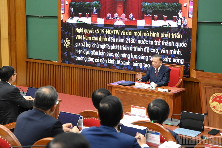 [Ảnh] Tổng Bí thư, Chủ tịch nước Tô Lâm truyền đạt chuyên đề với học viên Lớp bồi dưỡng, cập nhật kiến thức đối với Ủy viên Ban Chấp hành Trung ương Đảng khóa XIV