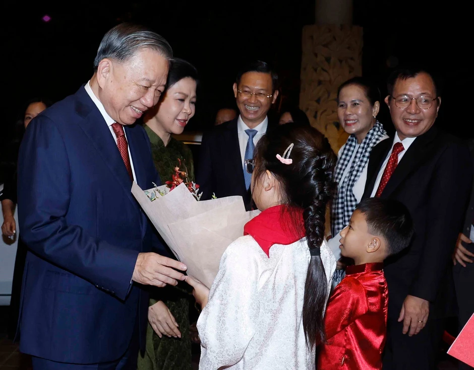 [Ảnh] Tổng Bí thư, Chủ tịch nước Tô Lâm và Phu nhân bắt đầu thăm cấp Nhà nước Cộng hòa Singapore