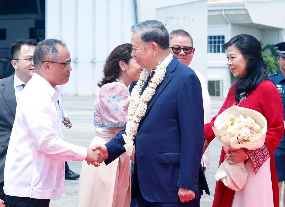[Ảnh] Tổng Bí thư, Chủ tịch nước và Phu nhân bắt đầu thăm cấp Nhà nước tới Philippines
