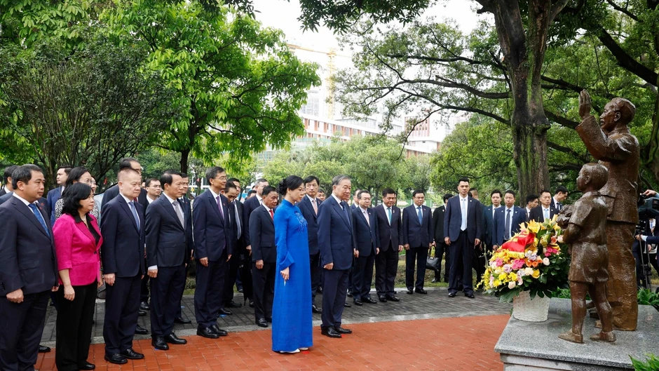 [Ảnh] Tổng Bí thư, Chủ tịch nước và Phu nhân thăm Di tích Khu học xá Trung ương (Trung Quốc)
