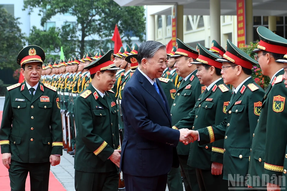 [Ảnh] Tổng Bí thư Tô Lâm thăm, làm việc với Học viện Kỹ thuật Quân sự