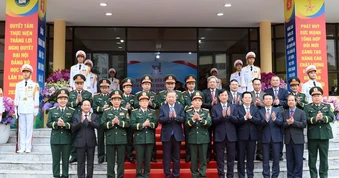 [Ảnh] Tổng Bí thư Tô Lâm thăm, làm việc với Học viện Kỹ thuật Quân sự