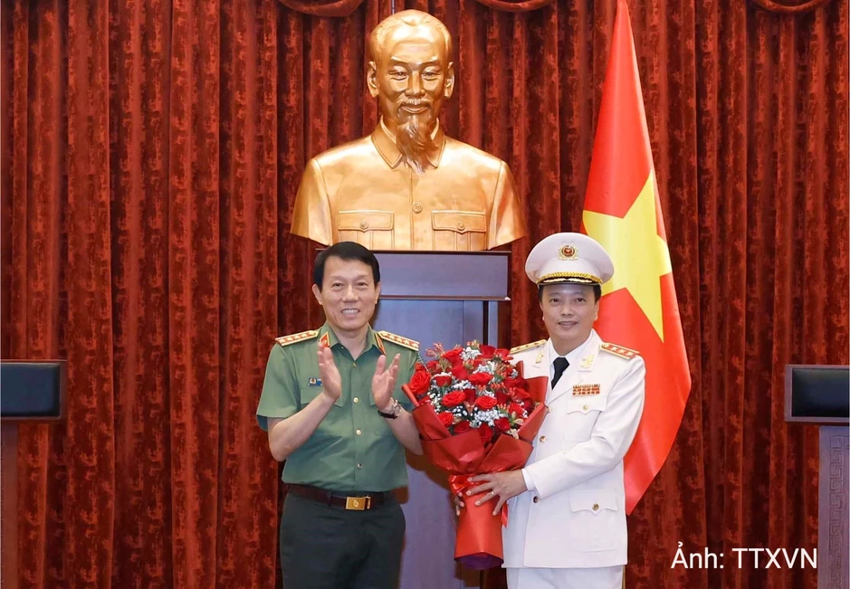 [Ảnh] Trao quyết định thăng Quân hàm Thượng tướng cho sĩ quan Công an Việt Nam