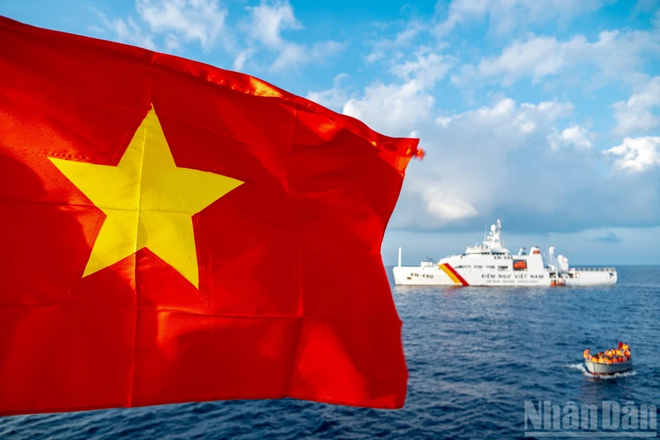 [Ảnh] Vời vợi những "mắt biển"