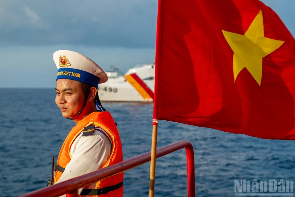 [Ảnh] Vời vợi những "mắt biển"