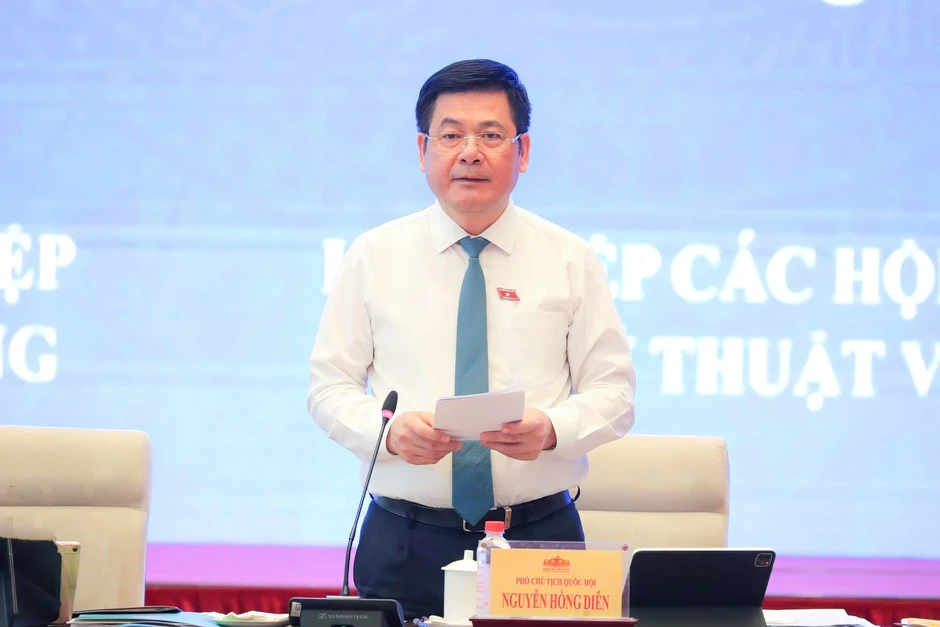 “Cắt giảm thủ tục nhưng không hạ thấp các tiêu chuẩn bảo vệ môi trường” “Cắt giảm thủ tục nhưng không hạ thấp các tiêu chuẩn bảo vệ môi trường”