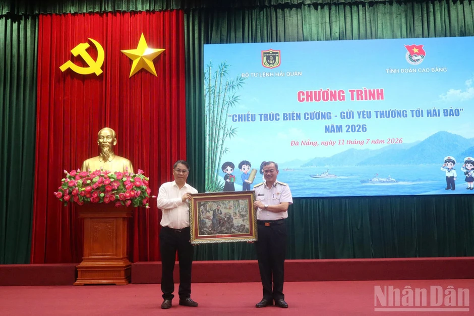 “Chiếu trúc biên cương” hướng về biển, đảo “Chiếu trúc biên cương” hướng về biển, đảo