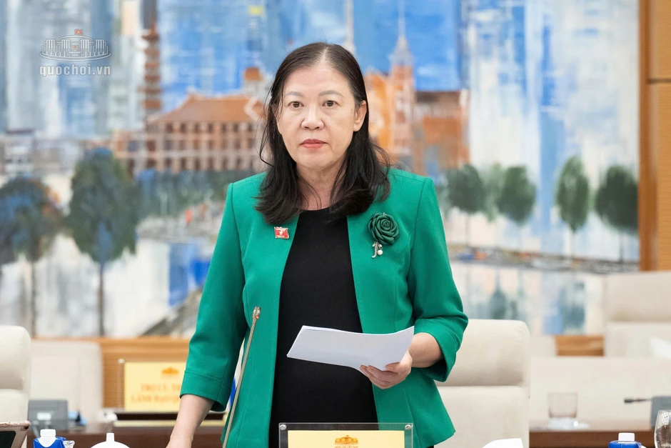 “Chưa bao giờ có sự cố lớn như thế này về vấn đề thiếu sách giáo khoa” “Chưa bao giờ có sự cố lớn như thế này về vấn đề thiếu sách giáo khoa”