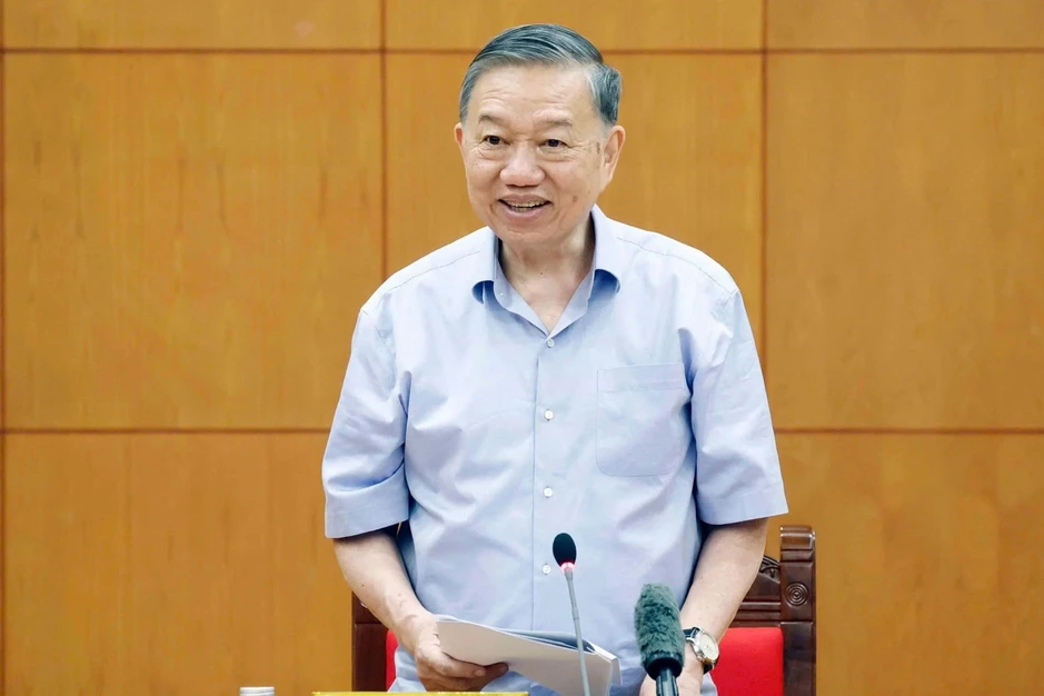 “Chuyển từ điều ta muốn nói sang trả lời đúng điều nhân dân quan tâm” “Chuyển từ điều ta muốn nói sang trả lời đúng điều nhân dân quan tâm”