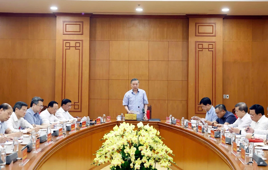 “Chuyển từ điều ta muốn nói sang trả lời đúng điều nhân dân quan tâm” “Chuyển từ điều ta muốn nói sang trả lời đúng điều nhân dân quan tâm”