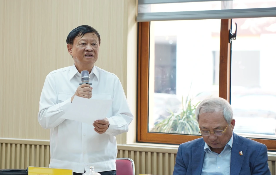 “Không giường nào đắt bằng giường bệnh” và yêu cầu phát triển kinh tế bạc “Không giường nào đắt bằng giường bệnh” và yêu cầu phát triển kinh tế bạc