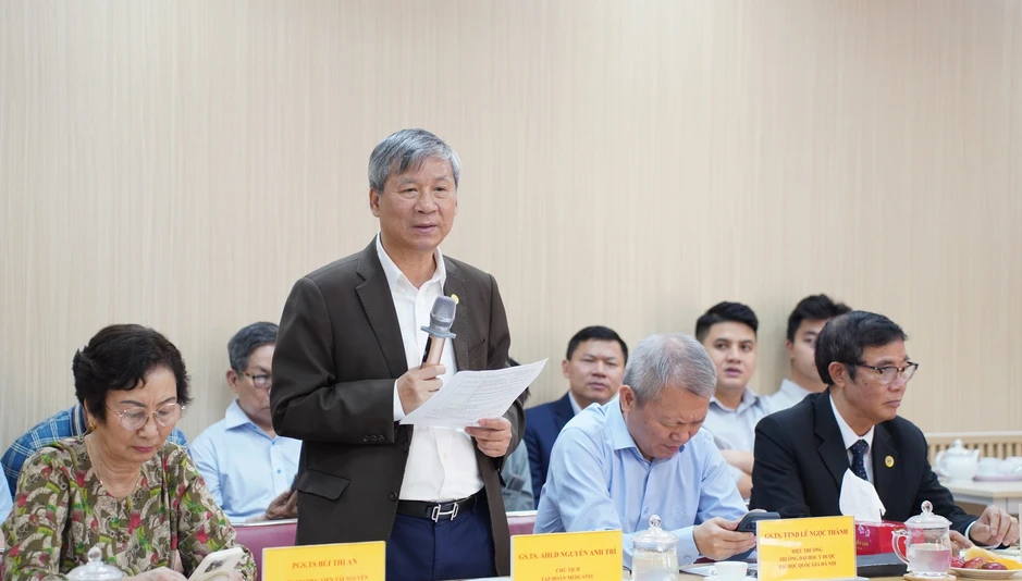 “Không giường nào đắt bằng giường bệnh” và yêu cầu phát triển kinh tế bạc “Không giường nào đắt bằng giường bệnh” và yêu cầu phát triển kinh tế bạc