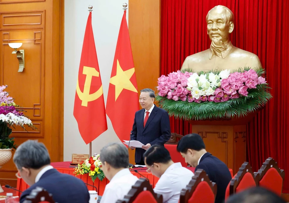 “Làm thế nào để cởi trói mọi nguồn lực tư nhân mà vẫn giữ định hướng XHCN?” “Làm thế nào để cởi trói mọi nguồn lực tư nhân mà vẫn giữ định hướng XHCN?”