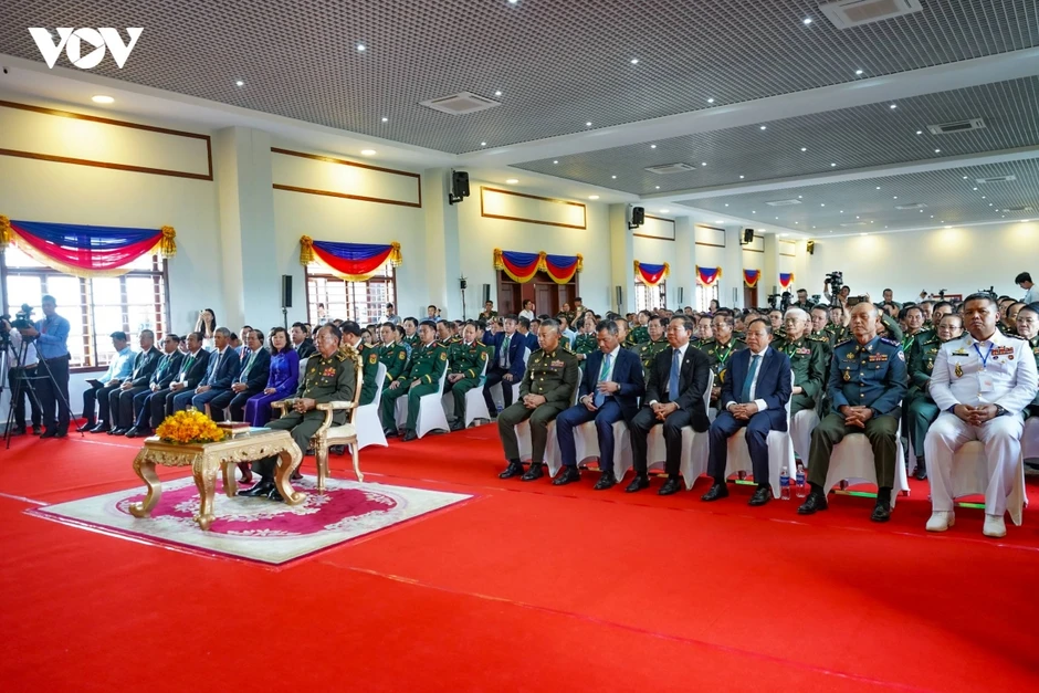 “Mọi âm mưu chia rẽ tình hữu nghị Campuchia - Việt Nam đều sẽ thất bại” “Mọi âm mưu chia rẽ tình hữu nghị Campuchia - Việt Nam đều sẽ thất bại”