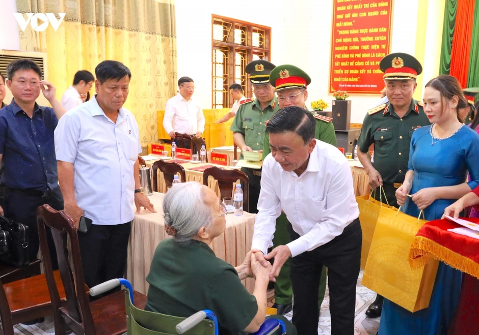 "Chăm lo người có công là trách nhiệm sâu sắc của mỗi cấp ủy, chính quyền" "Chăm lo người có công là trách nhiệm sâu sắc của mỗi cấp ủy, chính quyền"