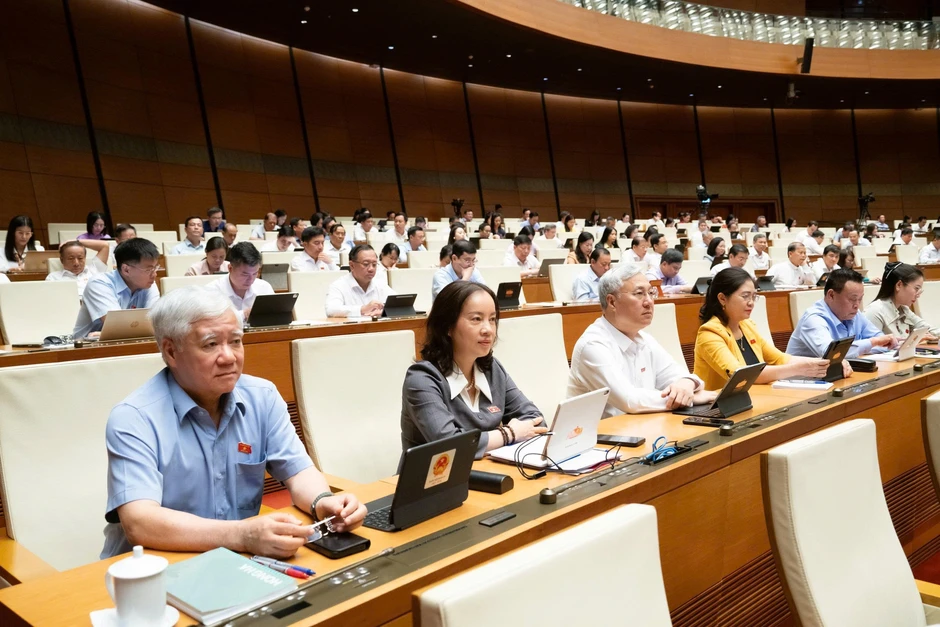 "Chỉ áp dụng chính sách đặc thù để xử lý vi phạm trong ứng dụng KHCN" "Chỉ áp dụng chính sách đặc thù để xử lý vi phạm trong ứng dụng KHCN"