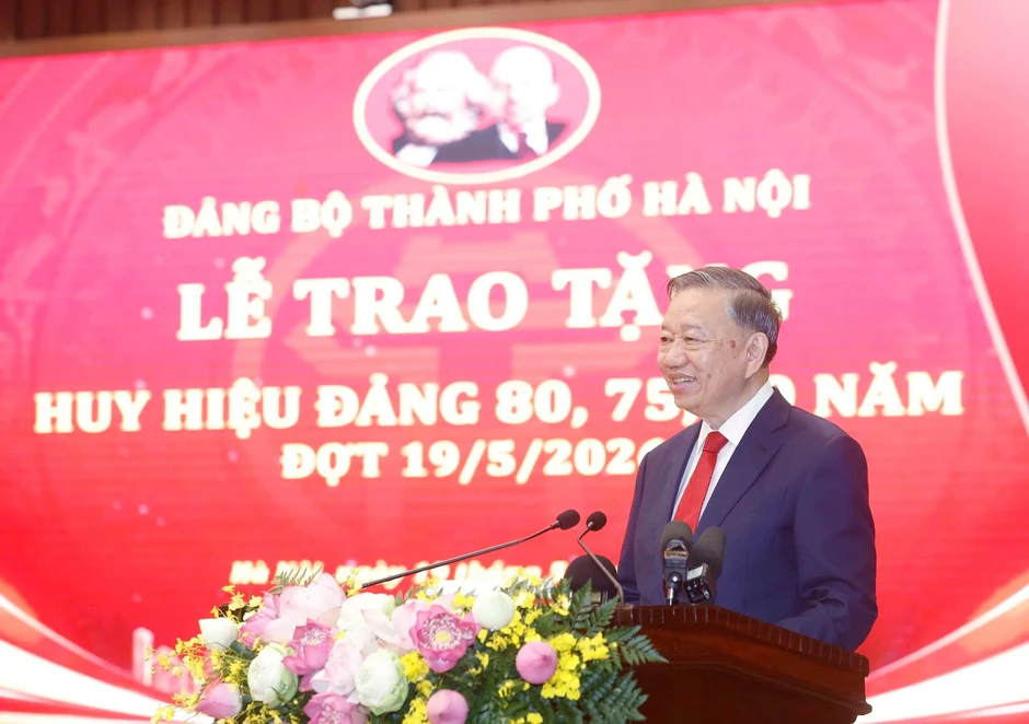 "Có quyền lực phải tự ràng buộc mình bằng kỷ luật, đạo đức, danh dự" "Có quyền lực phải tự ràng buộc mình bằng kỷ luật, đạo đức, danh dự"