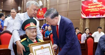 "Có quyền lực phải tự ràng buộc mình bằng kỷ luật, đạo đức, danh dự"