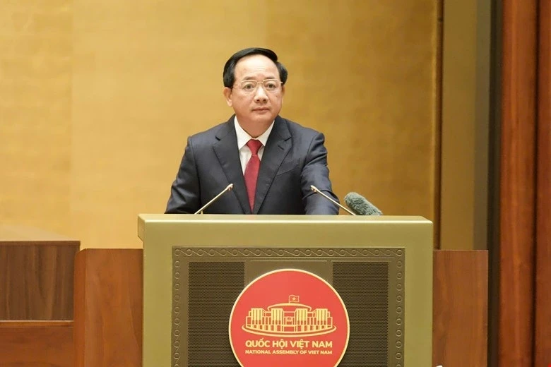 "Công tác chính trị, tư tưởng là nhiệm vụ bắt buộc, xuyên suốt" "Công tác chính trị, tư tưởng là nhiệm vụ bắt buộc, xuyên suốt"