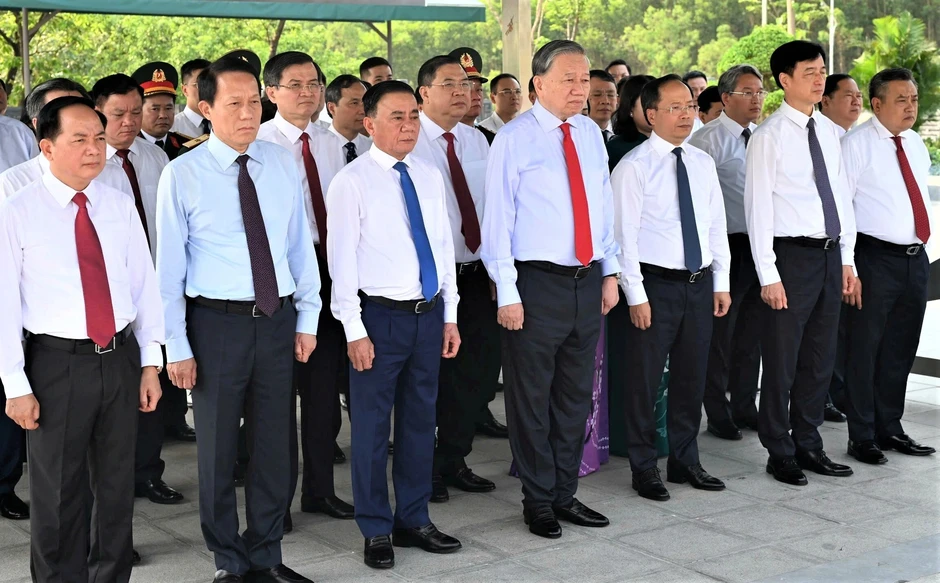 "Cuộc đời cách mạng của cố Tổng Bí thư Hà Huy Tập là biểu tượng cao đẹp" "Cuộc đời cách mạng của cố Tổng Bí thư Hà Huy Tập là biểu tượng cao đẹp"