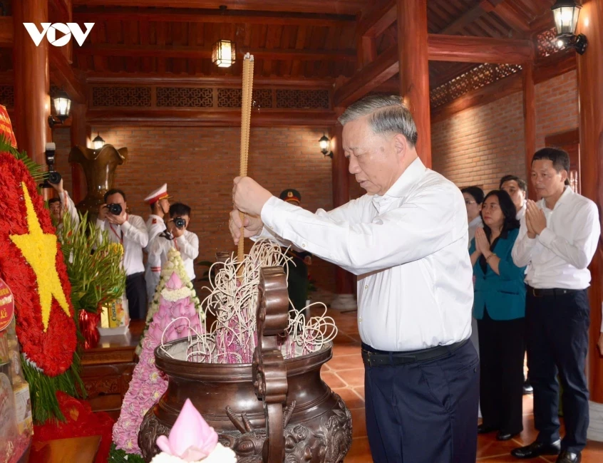 "Đồng Nai phải hướng tới một thành phố hiện đại, văn minh, nghĩa tình, đáng sống" "Đồng Nai phải hướng tới một thành phố hiện đại, văn minh, nghĩa tình, đáng sống"