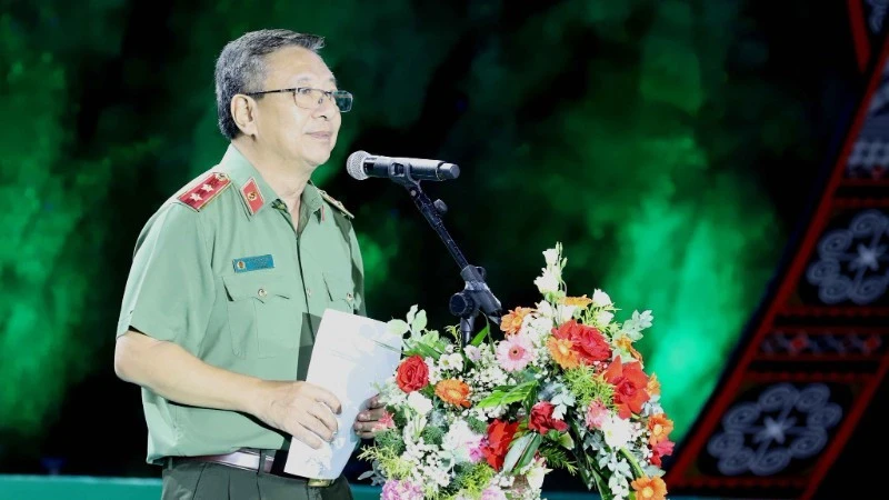 "Gần dân nhất"- phương châm hoạt động báo chí, truyền thông Công an nhân dân "Gần dân nhất"- phương châm hoạt động báo chí, truyền thông Công an nhân dân