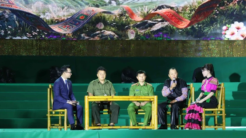 "Gần dân nhất"- phương châm hoạt động báo chí, truyền thông Công an nhân dân "Gần dân nhất"- phương châm hoạt động báo chí, truyền thông Công an nhân dân