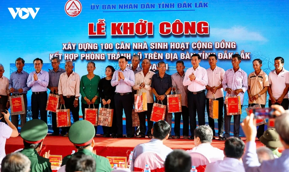 "Giờ được xây nhà tránh lũ, bà con yên tâm lắm" "Giờ được xây nhà tránh lũ, bà con yên tâm lắm"