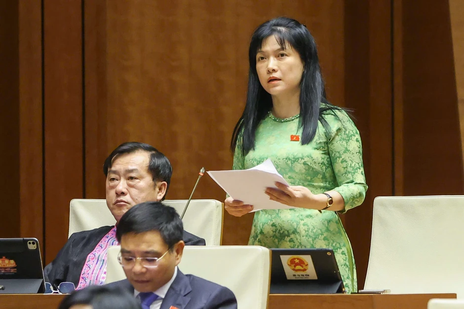 "Không thể tăng trưởng bền vững dựa vào tài nguyên và lao động giá rẻ" "Không thể tăng trưởng bền vững dựa vào tài nguyên và lao động giá rẻ"