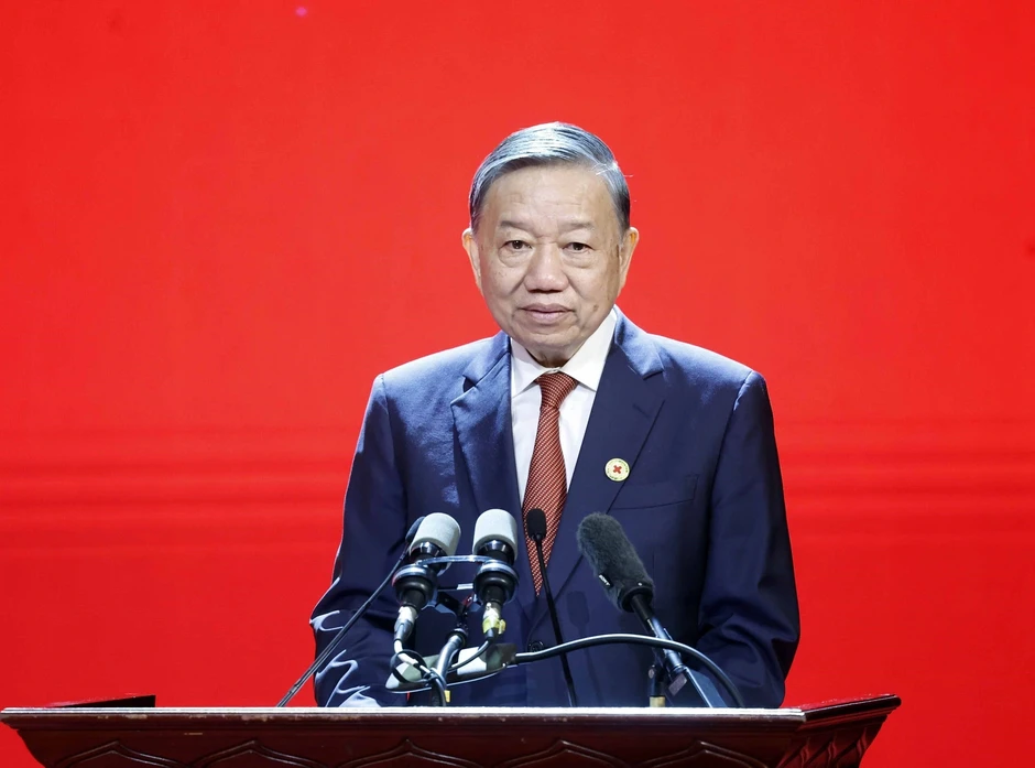 "Một Việt Nam hùng cường phải đồng thời là một Việt Nam nhân ái" "Một Việt Nam hùng cường phải đồng thời là một Việt Nam nhân ái"