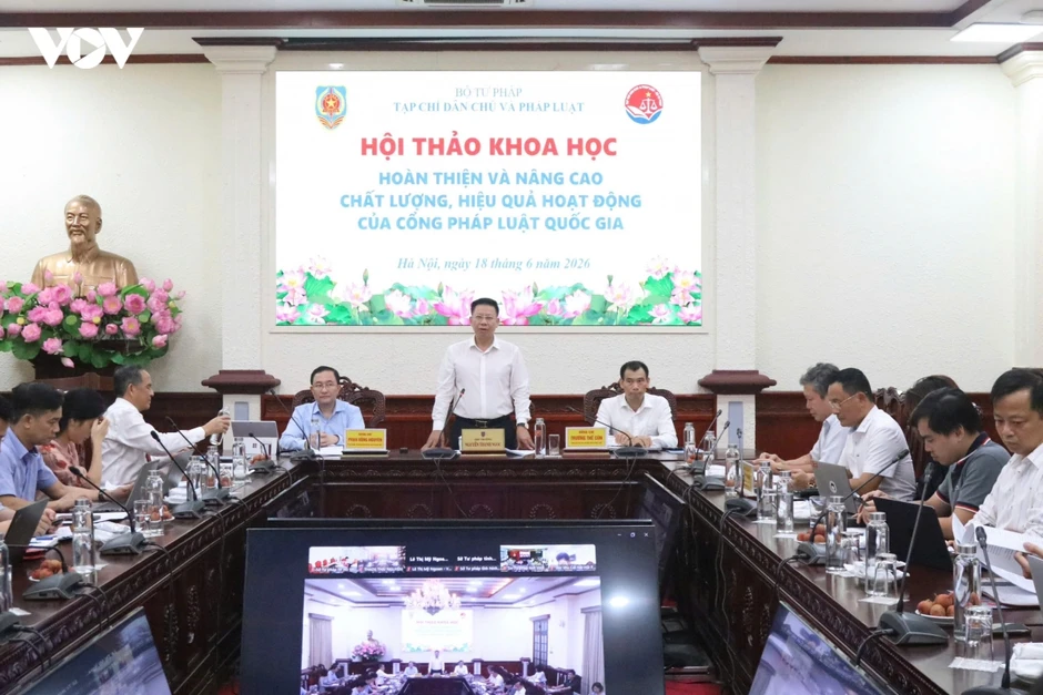 "Ưng dụng AI trong tư vấn pháp lý cần sự thận trọng" "Ưng dụng AI trong tư vấn pháp lý cần sự thận trọng"