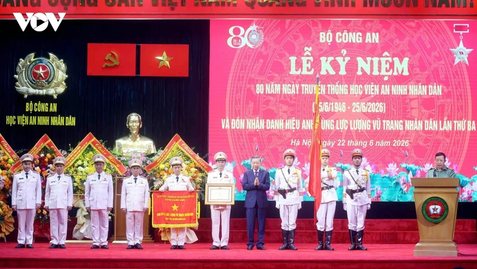 "Xây dựng và hoàn thiện học thuyết bảo vệ an ninh quốc gia của Việt Nam" "Xây dựng và hoàn thiện học thuyết bảo vệ an ninh quốc gia của Việt Nam"