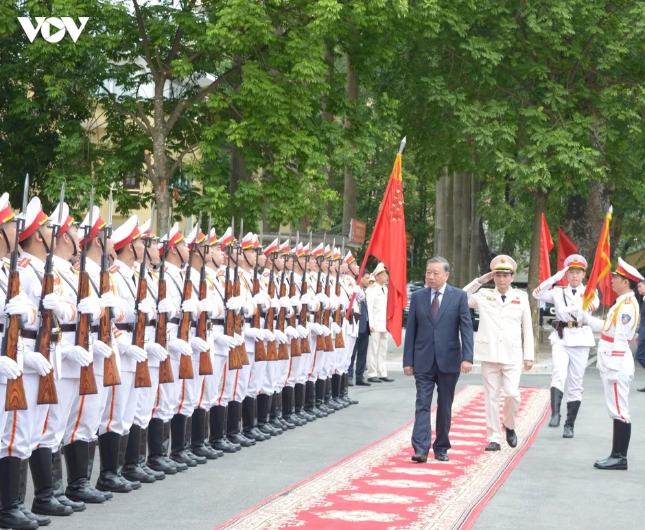 "Xây dựng và hoàn thiện học thuyết bảo vệ an ninh quốc gia của Việt Nam" "Xây dựng và hoàn thiện học thuyết bảo vệ an ninh quốc gia của Việt Nam"