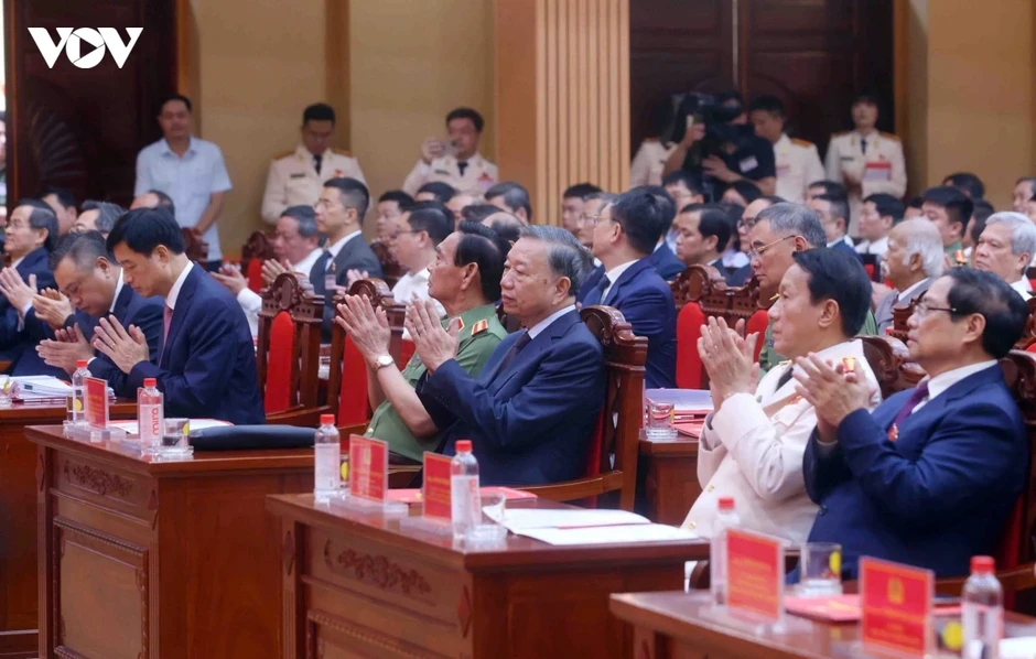 "Xây dựng và hoàn thiện học thuyết bảo vệ an ninh quốc gia của Việt Nam" "Xây dựng và hoàn thiện học thuyết bảo vệ an ninh quốc gia của Việt Nam"