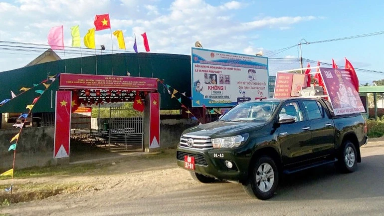 “Tiếng loa biên phòng” đưa ngày hội non sông đến với bà con vùng biên giới Đắk Lắk “Tiếng loa biên phòng” đưa ngày hội non sông đến với bà con vùng biên giới Đắk Lắk