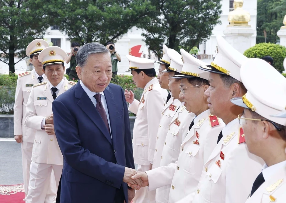 “Ứng dụng mạnh mẽ khoa học công nghệ trong bảo vệ an ninh quốc gia” “Ứng dụng mạnh mẽ khoa học công nghệ trong bảo vệ an ninh quốc gia”