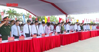 [Video] Tổng Bí thư, Chủ tịch nước Tô Lâm dự Lễ Thượng cờ Thống nhất non sông