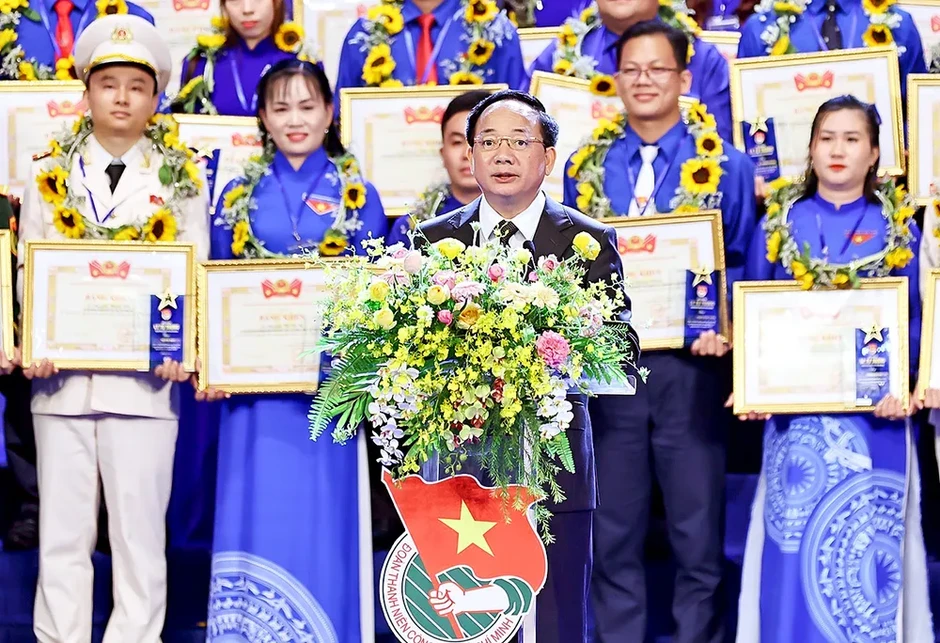 100 cán bộ Đoàn tiêu biểu nhận Giải thưởng Lý Tự Trọng 100 cán bộ Đoàn tiêu biểu nhận Giải thưởng Lý Tự Trọng