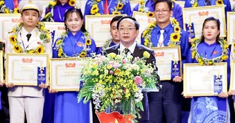 100 cán bộ Đoàn tiêu biểu nhận Giải thưởng Lý Tự Trọng