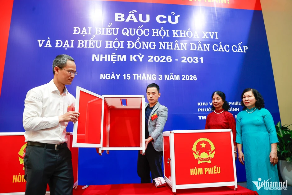 100% cử tri đã bỏ phiếu ở nhiều khu vực lực lượng vũ trang, địa phương vùng cao 100% cử tri đã bỏ phiếu ở nhiều khu vực lực lượng vũ trang, địa phương vùng cao